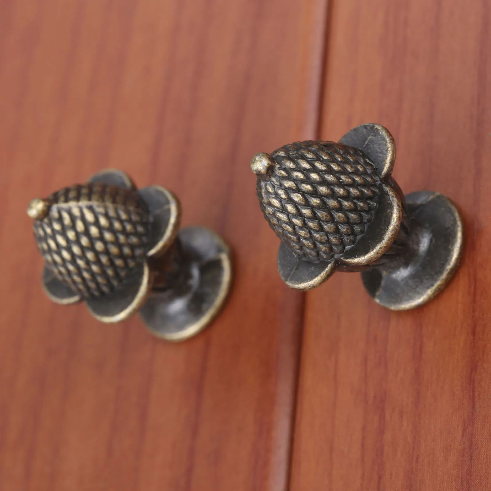 2Pcs Vintage Furniture Handle Strawberry Knobs and Handles Zinc Alloy Door Handle Cupboard Drawer Kitchen Pull Knob 25*18mm