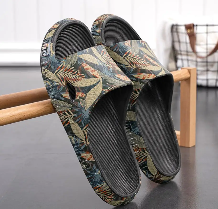 Cool Slippers Male Summer Outdoor Beach Shoes New Casual Breathable Flip Flops Man Non-slip Indoor Bathroom Slippers