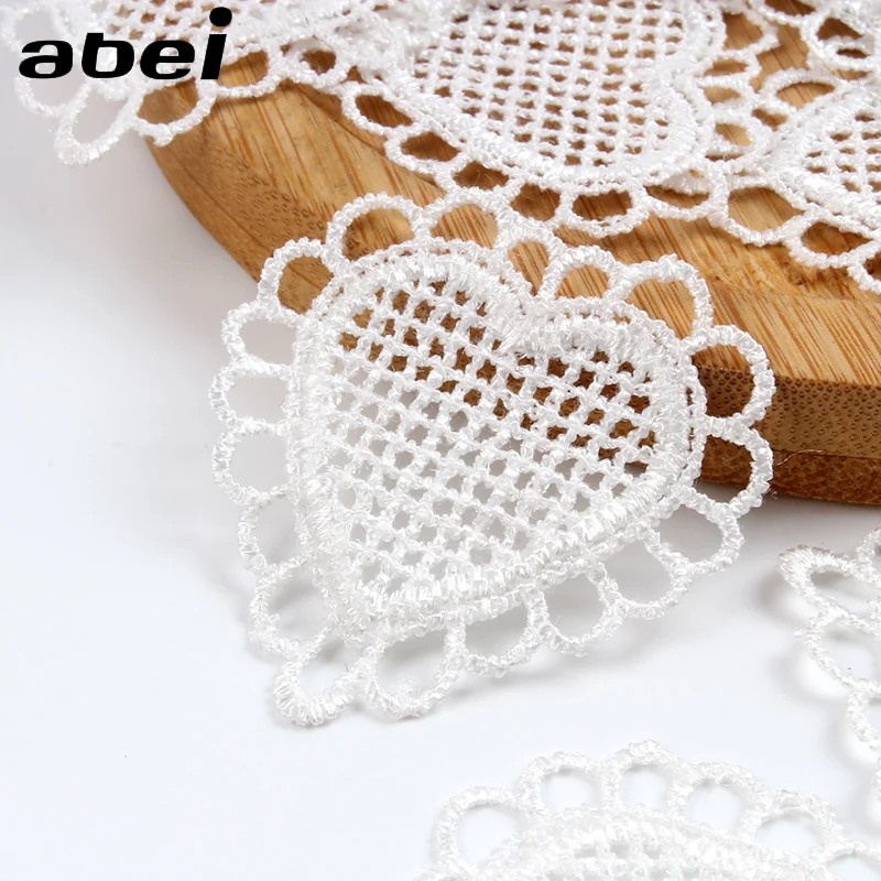 20pcs Embroiderd White Heart Appliques Handmade Wedding Party Dress Trims DIY Clothing Accessories