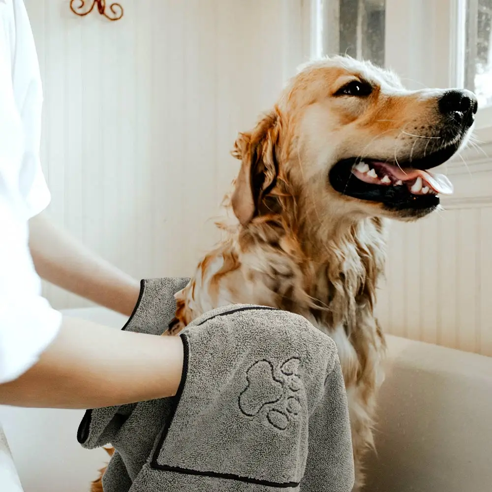 Microfiber Pet Dog Towel Absorbent Bathrobe Quick-drying Bath Towel Cat Pocket Embroidered Towel Does Not Shed Hair