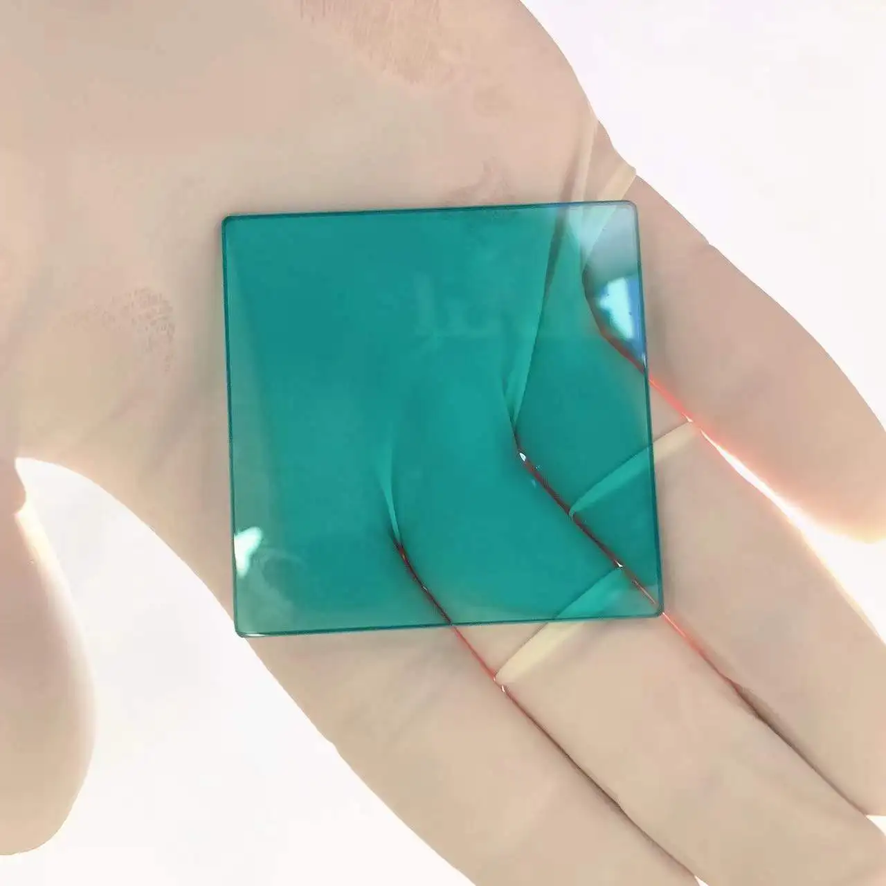 Nhiều Kích Cỡ Vuông 400nm Để 700nm Cao Vượt Qua Ánh Sáng Màu Xanh Bộ Lọc Thủy Tinh Loại QB39 BG39