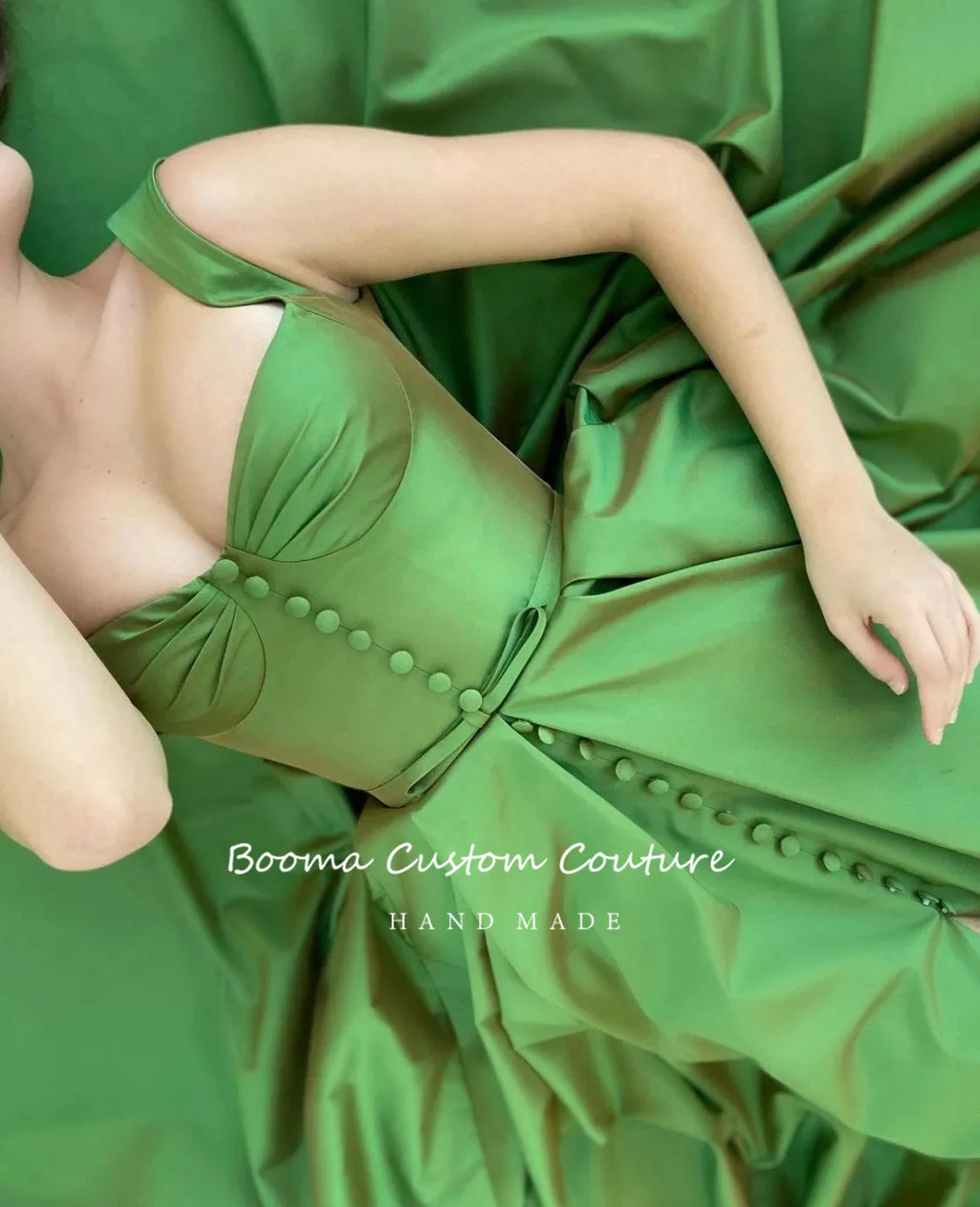 Booma Green Taffeta Prom Dresses Spaghetti Straps Buttoned High Split Evening Dresses Bow Belt A-Line Long Formal Party Gowns