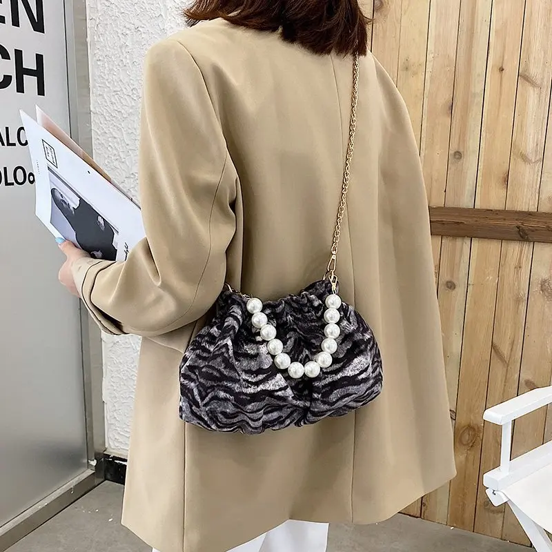 Elegant Tiger/Zebra/Leopard Print Small Tote Bags For Women 2021 Sexy Nightclub Handbag Pearl Chain Hobos Luxury Designer Bags