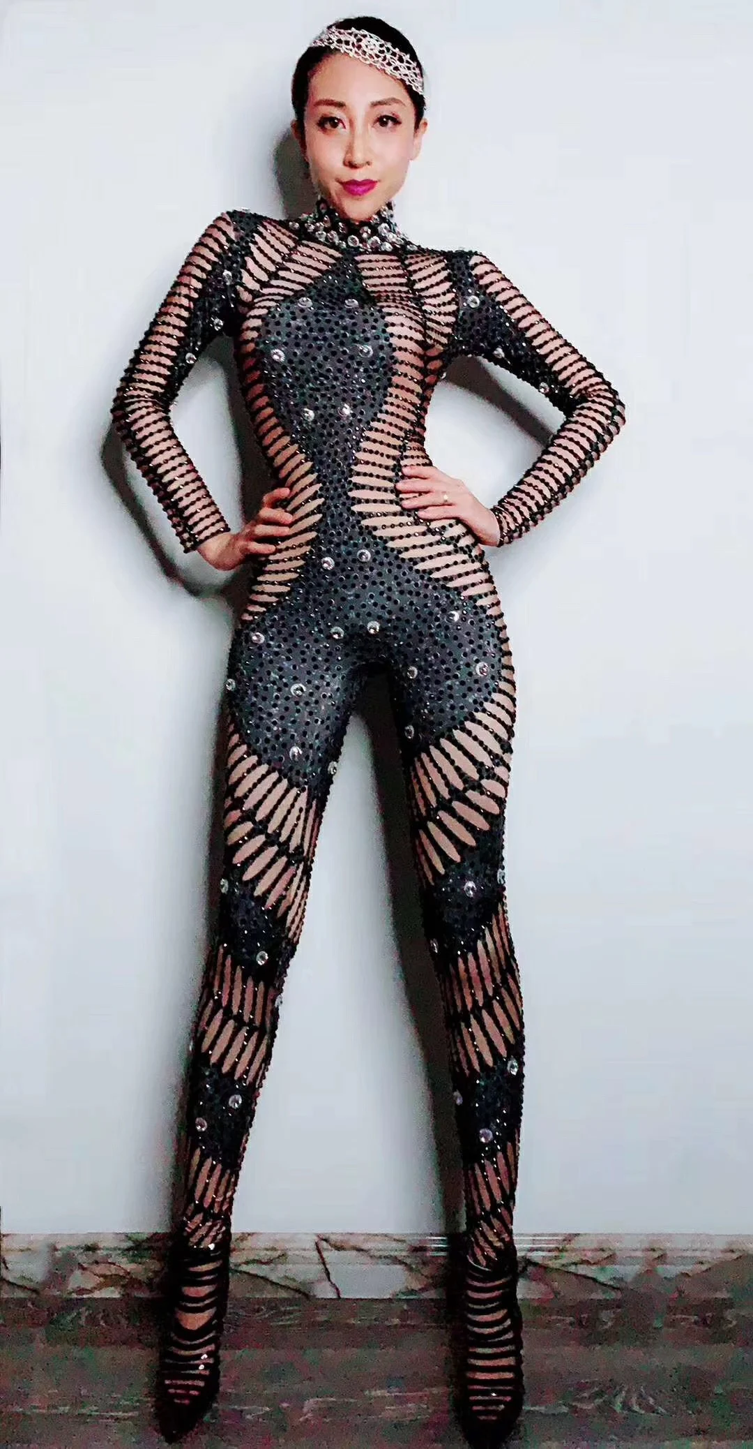 

2022 New Bodysuit Women Black Sexy Striped Rhinestones Perspective Jumpsuit Backless Stretch Outfit Performance Nightclub Wear