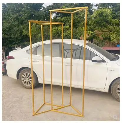 New type of iron triangle frame, geometrically shaped arch gate, leading to the wedding stage background decoration props