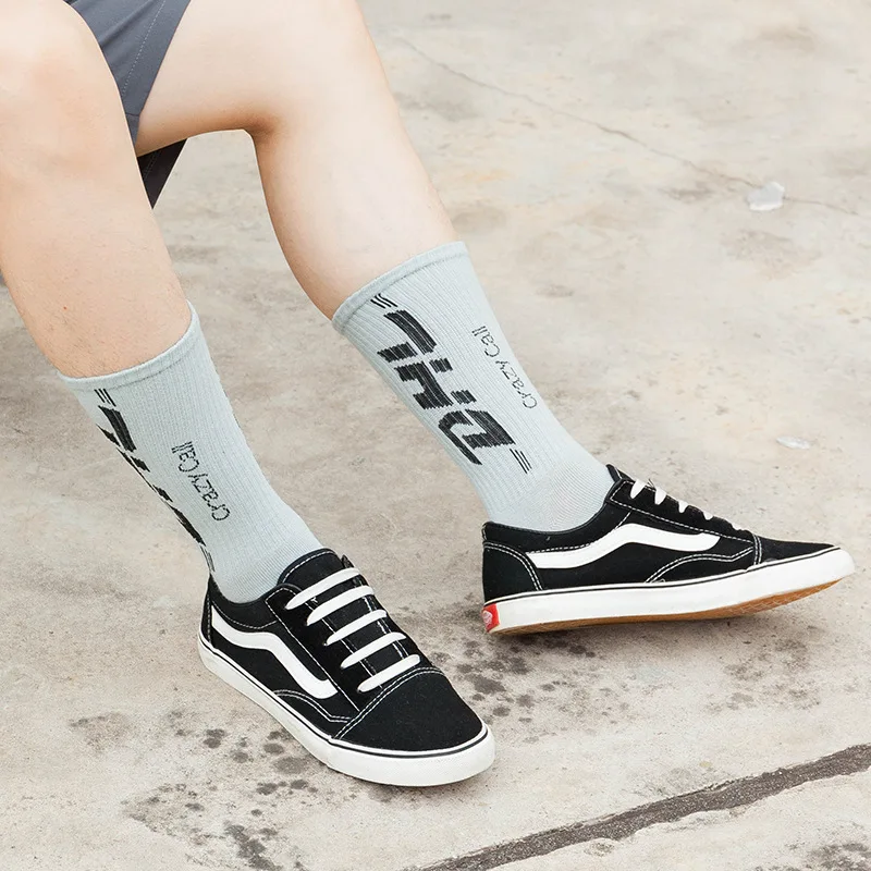 5 Pairs Men Sport Socks with Toes Mid-tube Thick Cotton Cycling Street Fashion Letter Pattern Athletic Compression 5 Finger Sock