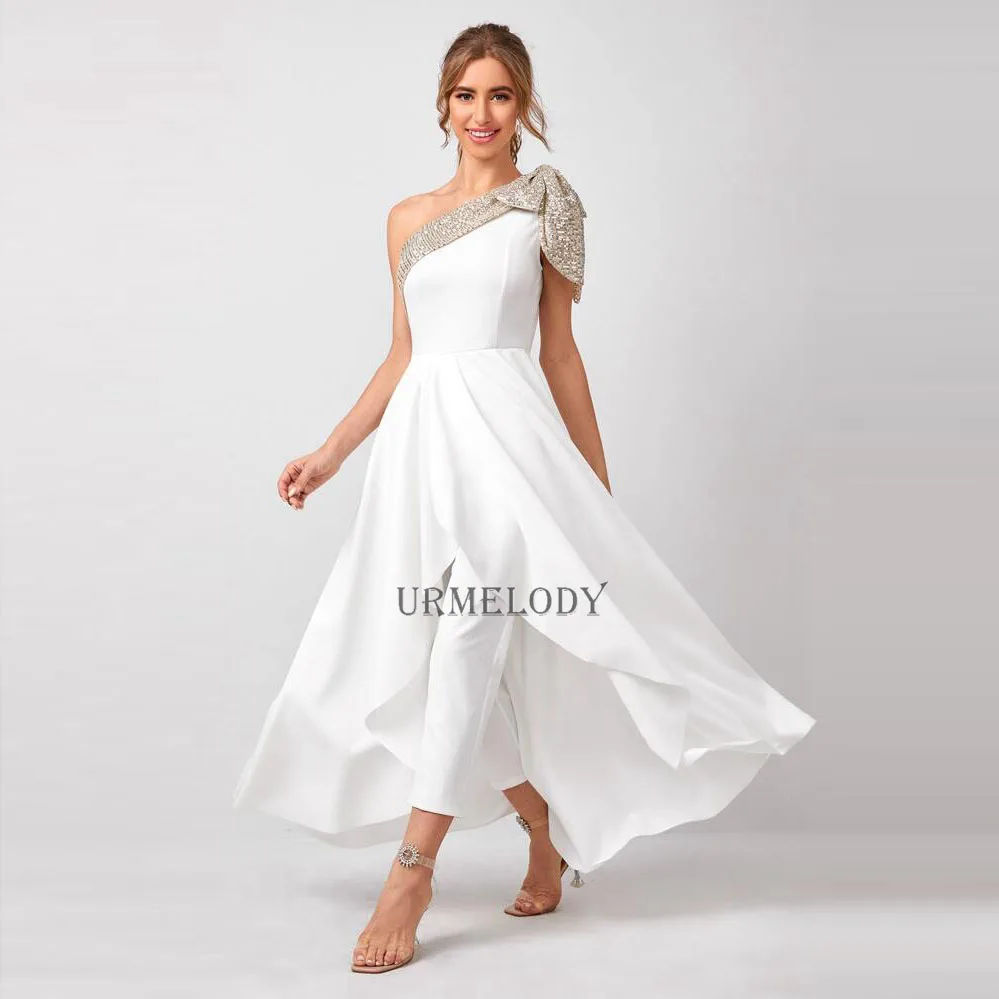 Moda um ombro nupcial macacão branco