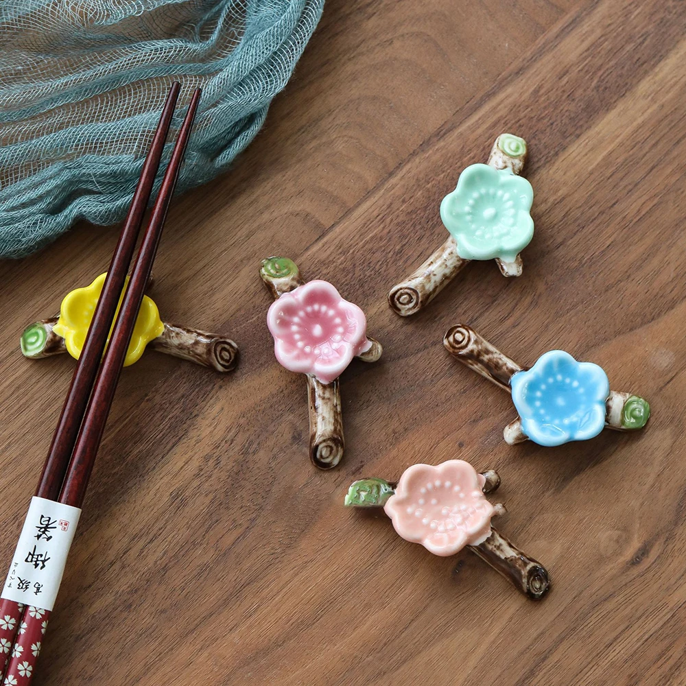 1 Pc Ceramic Chopsticks Rest Rack Stand Holder Chinese Style Plum Blossom Table Decoration For Chopsticks, Forks, Spoons Holder