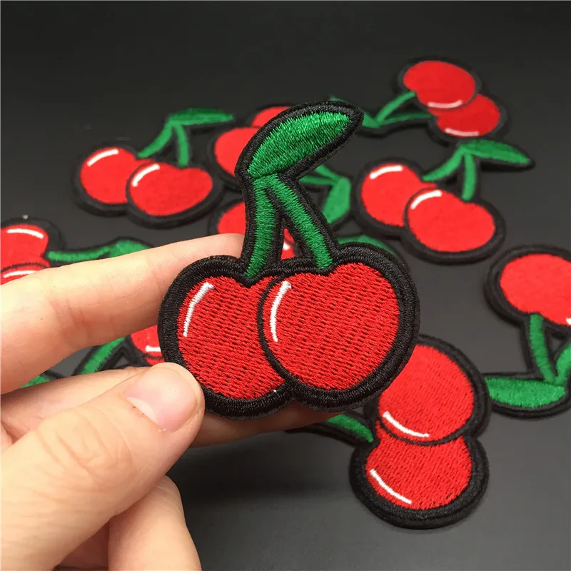 Parche bordado termoadhesivo cereza para camiseta o vestido - imagen 2