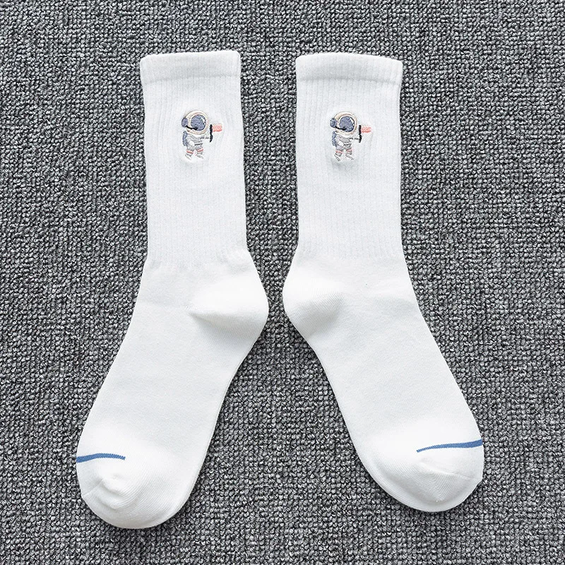 2020 Fashion Harajuku Spring and Autumn Unisex Socks Korea Fun Embroidered Astronaut Couple Socks Happy Woman Socks