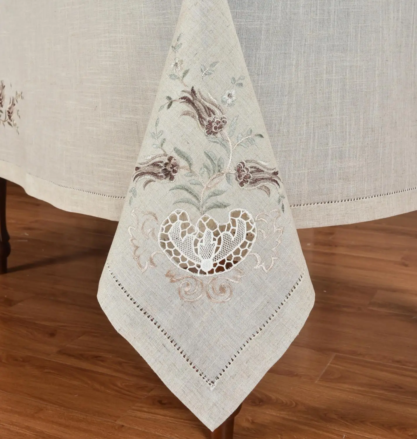 

@Camellia Casa] Elegant Hemstitch Tulip Tablecloth,Specially Treated Polyester,Linen Look & Washable, Square/Rectangle, Banquets