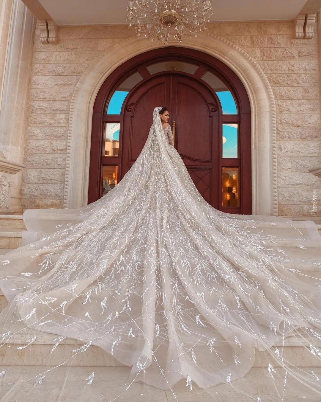 Luxury Arabic Champagne Wedding Dresses Ball Gown   Long Sleeve Sequins Beaded Bridal Wedding Gowns With   Long Train платье