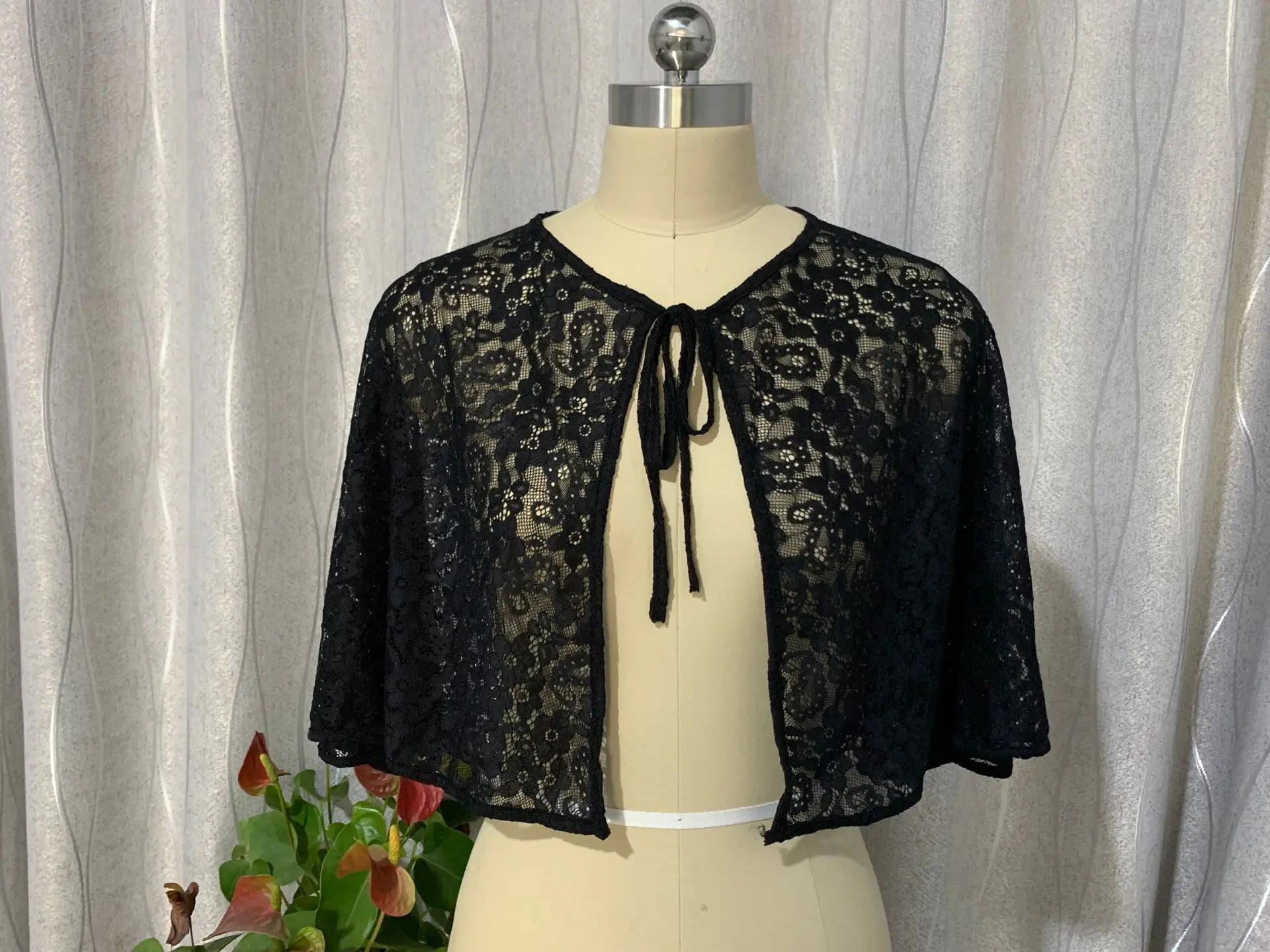 Lace Bolero Capes Wedding Shawl Vrouwen Bridal Shawl Avond Wraps Uitloper Jas Vintage Bruiloft Accessoires