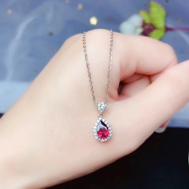 KJJEAXCMY Fine Jewelry 925 Sterling Silver Inlaid Natural Gemstone Garnet Female Miss Pendant Necklace Beautiful Support Test