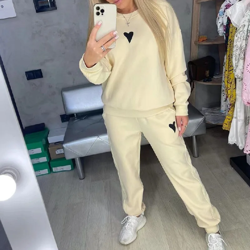 Tuta da donna in pile con stampa a cuore Set di due pezzi felpa a maniche lunghe pantaloni da jogging pantaloni da donna Set Casual autunnali piacevoli