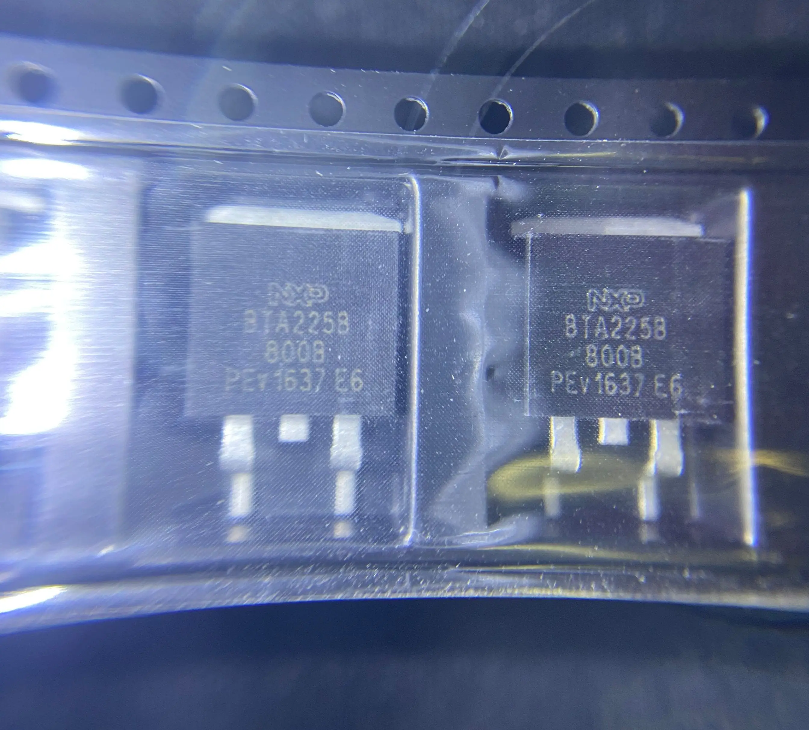 20pcs/lot  BTA22B  BTA225B-800B  BTA225B-600B   TO-263 100% NEW  Original free shipping