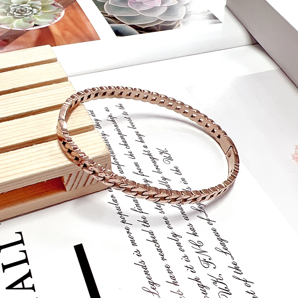 New High Quality 18 K Stainless Steel Hollow Bracelet For Women Gold Color Chain Shape Love Bangle Party Gifts Jewelry Wholesale