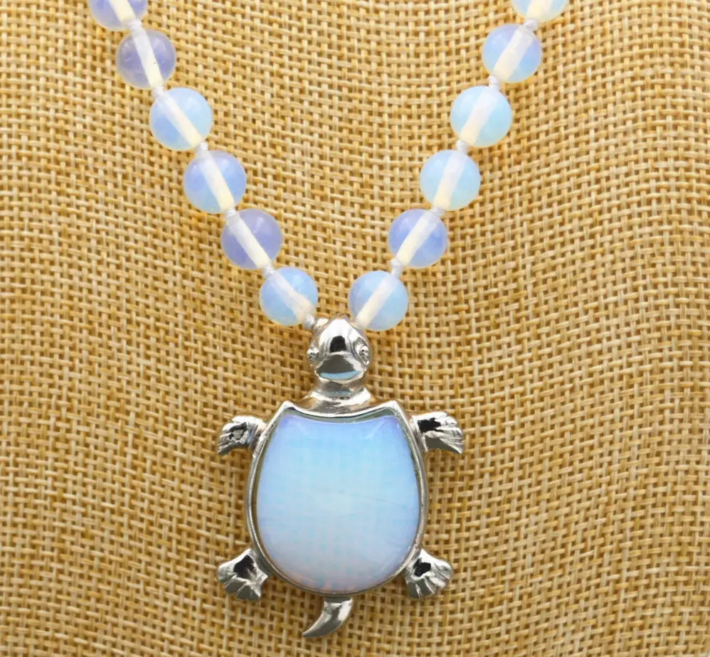 

Beautiful 8mm Moonjade & Opal Turtle Pendant Necklace 18 " WW