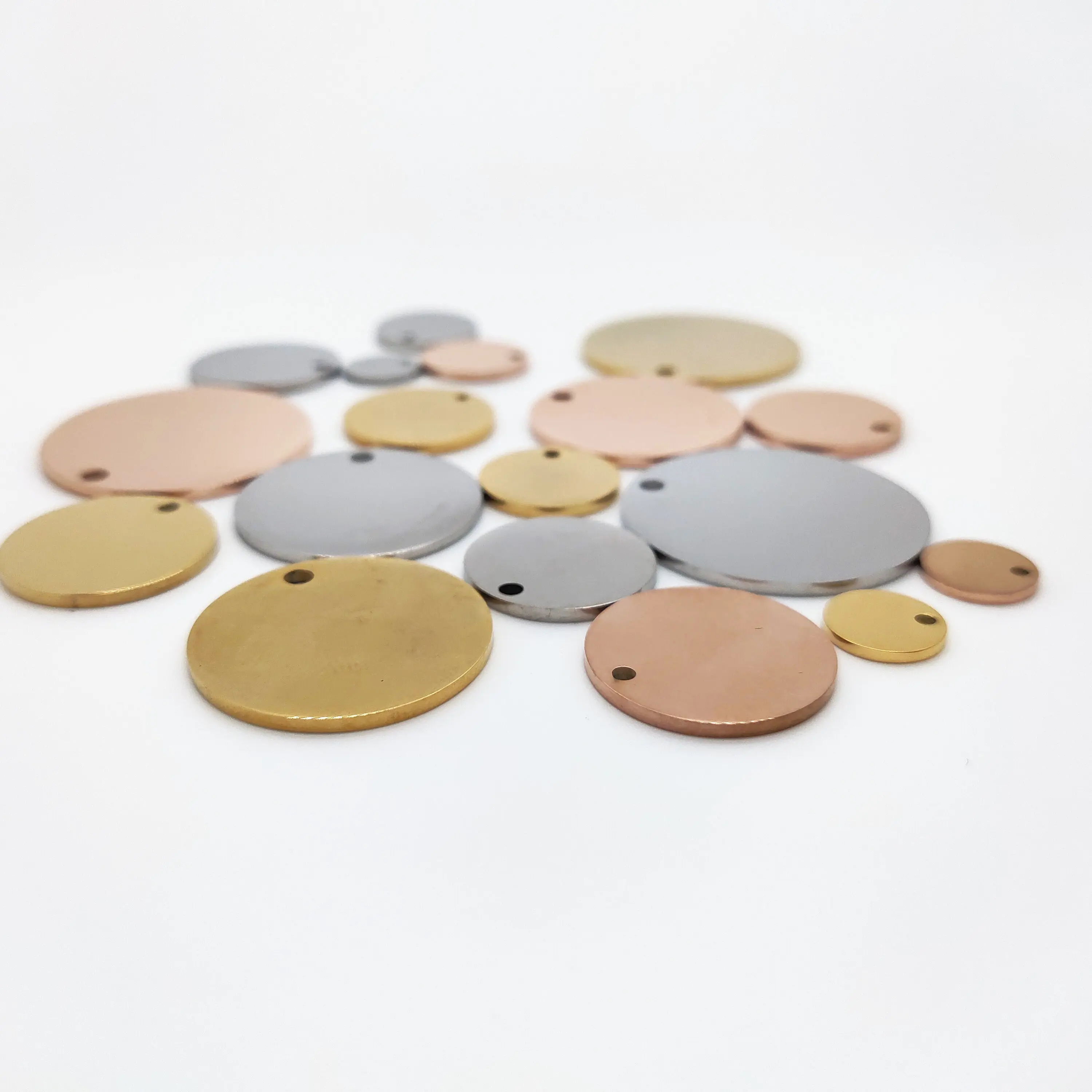 20pcs/lot Free Engraving Your Logo Or Words-stainless Steel Bracelet Charm Necklace Pendant Round Charm Logo Tag