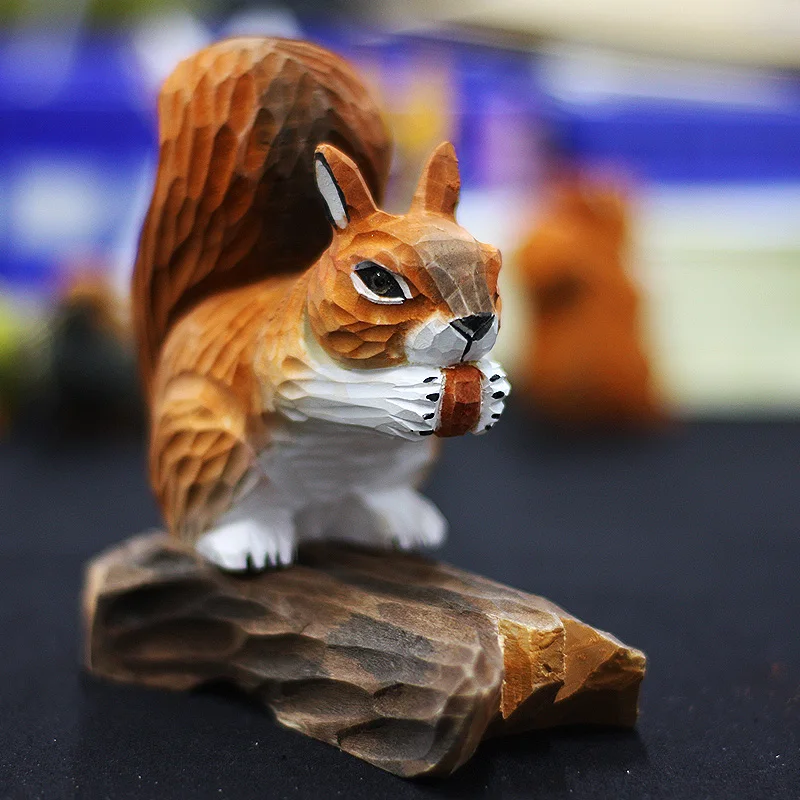 Stump Squirrel Handmade Wood Carving Ornaments Foraging Squirrel Animal Wood Carving Home Furnishing Crafts