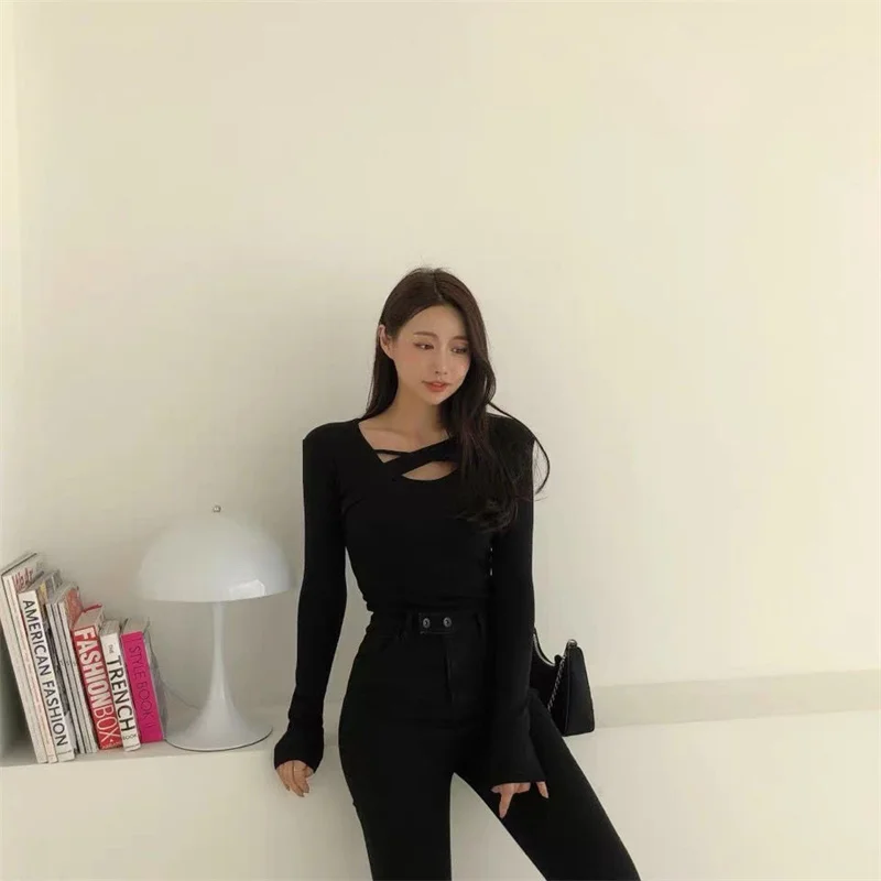 

Korean thickened frosted bottoming shirt long sleeved T-shirt slim fit elastic feminine cross cut top looks thin and versatile