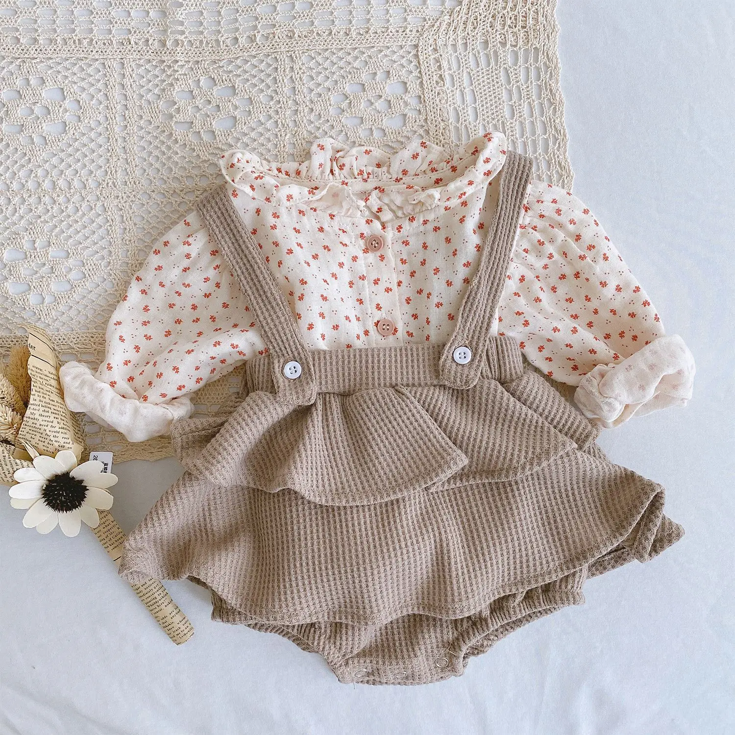 Vintage Baby Girl Overall Shirt Set Clothes Autumn Linen Girls Floral Blouss , Romper , Dress Newborn Baby Girls Strap Outfits