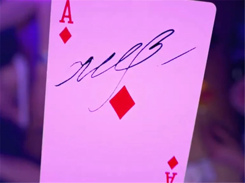 Magic Tricks Boom Deck Signed Playing Card Appearing From Poker Deck Close Up Street Mentalism Magie Illusion Prediction Gimmick