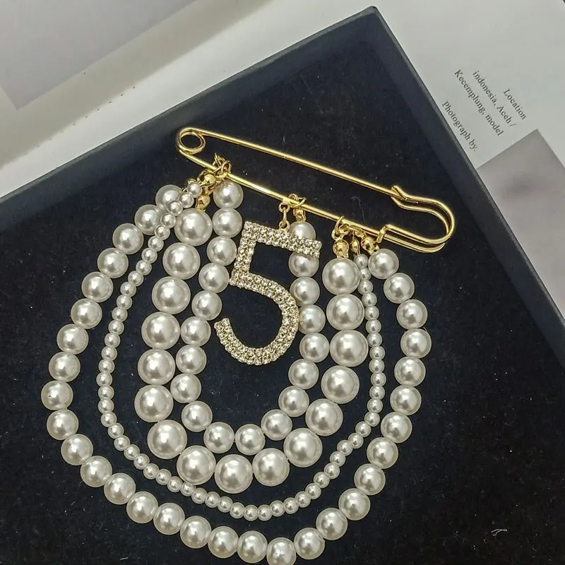 Fashion Pearl Figure 5 Tassel Brooch Big Pin Corsage Western Assembly Decoration