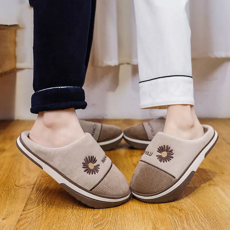 شبشب قطني بكعب سلبي للنساء والرجال فوق الأرض