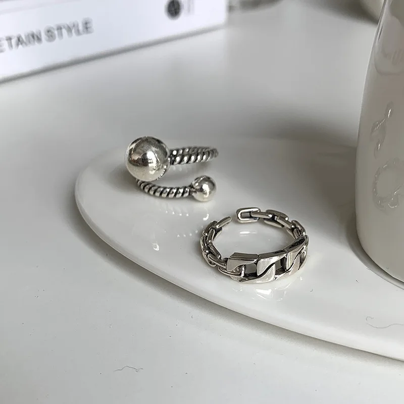 Anello a sfera intrecciato a catena cava retrò color argento Moda femminile Temperamento di tendenza aperto Regalo di gioielli di alta qualità