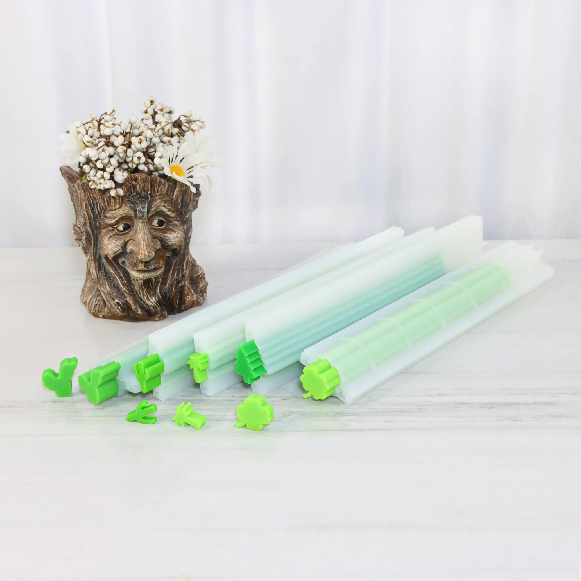 Free Shipping Lip Tube Column Silicone Soap Mold Embed Soap Making Supplies Tool Dolphin Shape Candle Mold