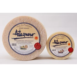Cheese Manchego semi-cured D.O.P. -Artecheese-piece 1,5 kg
