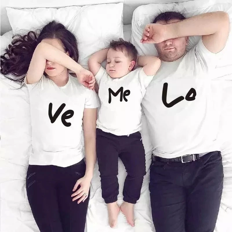 Funny Love Me Family Matching Clothes Mother Father Daughter Son Family Look Men Women Kids Baby T-shirt Letter Print T-shirt