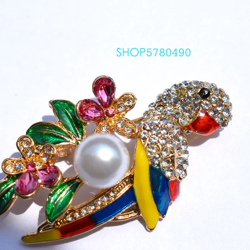 Mode-sieraden Rhinestone Parrot Broche Vrouwen Legering Borst Pin Parel Broche Multi Kleur Kleding Dames Geschenken Jas Accessoires