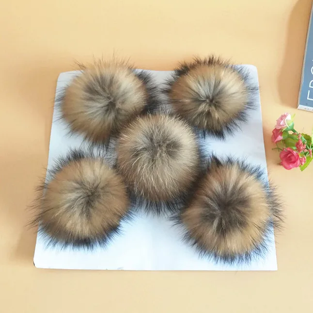 Nature 14cm real raccoon fur pom poms for knittted beanies caps  Pompoms for Skullies hats gorros