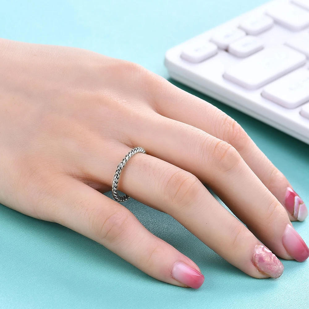 Women Thin Spiral Wire Rope Twisted Ring Small Minimalist Stainless Steel Jewelry Fashion Rose Gold Silver Color Size 4 To 11