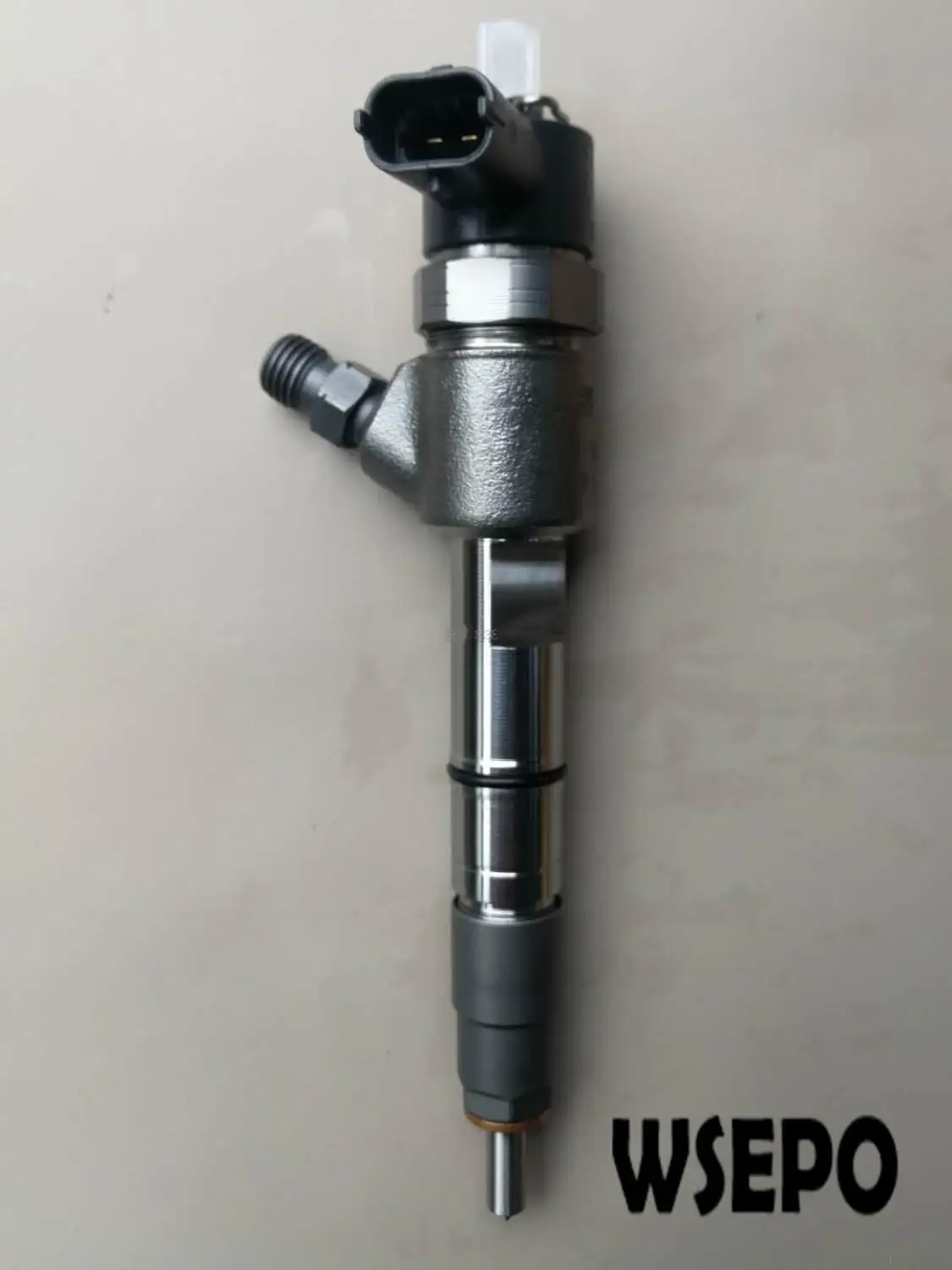 

Top quality Replacement Electronically Common Rail Fuel Injector Assy. P/N 0445110449 for Multi Cylinder Heavy Diesel Engine