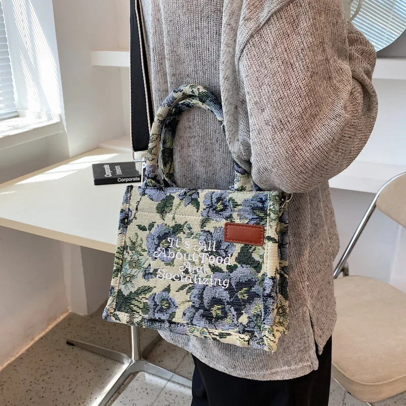 Casual Printing Embroidery Small Canvas Handbag for Women 2021 Winter Trends Crossbody Shoulder Bag Lady Totes Designer