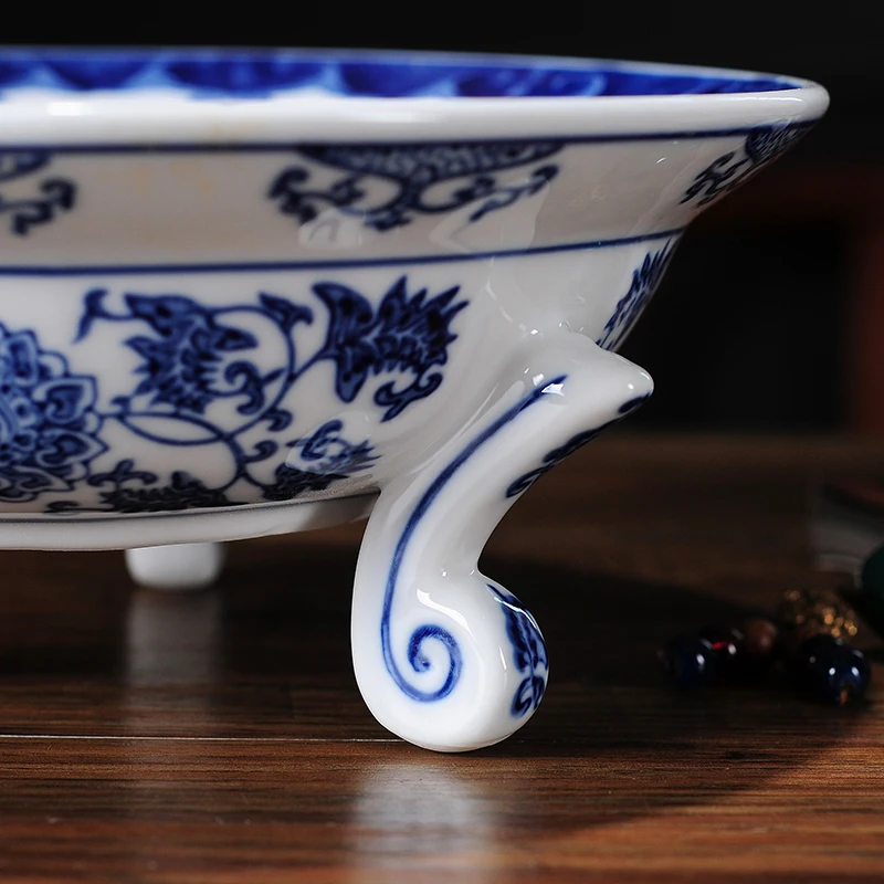 China style blue and white porcelain tripod fruit plate fruit candy fruit plate living room restaurant dish Chinese decoration