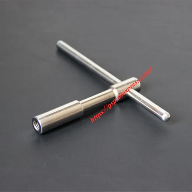 Piano tuning maintenance tool, reverse wrench (dismounting steel plate broken shaft)