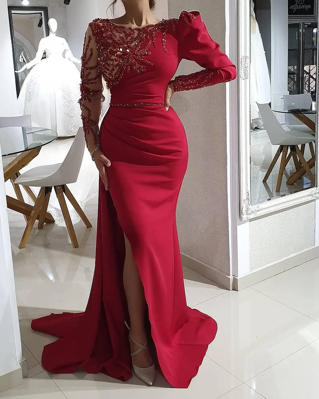 Vestidos de Noche Arabisch Red Luxuriöse Meerjungfrau Prom Abendkleider Perlen Kristalle Lange Ärmeln Party Kleider robe soirée femme