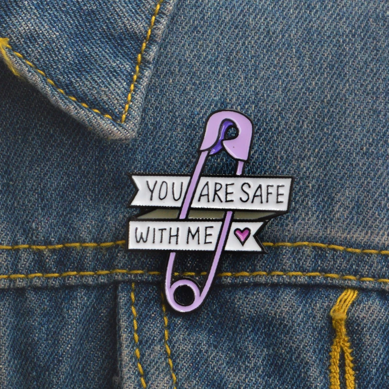 You Are Safe with Me Purple Safty Lapel Pin Heart Brooches Hard Custom Enamel Pins Badges Brooches Gifts for Men Women Wholesale