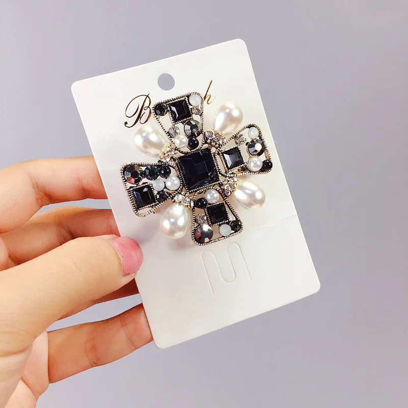 Luxury baroque style brand design brooch high quality large pearl crystal jewelry brooches Pins Broach For Women Sweater Dress