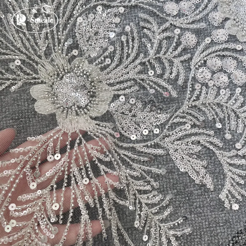 Luxuriöser europäischer und amerikanischer Hochzeits-Spitzenstoff mit silbernen Paillettenperlen, Blumenapplikationen, viele Designs zur Auswahl RS2771 – Detail 29