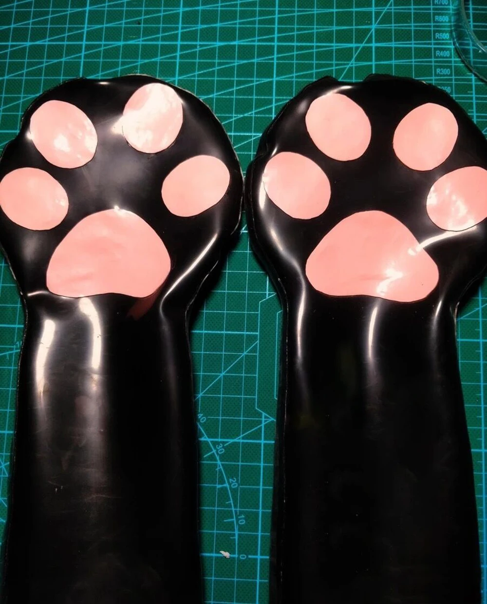 

Hand Made Black And Pink Latex Dog/ Kitty Paw Pad Cat Slave Bondage Cosplay Gloves