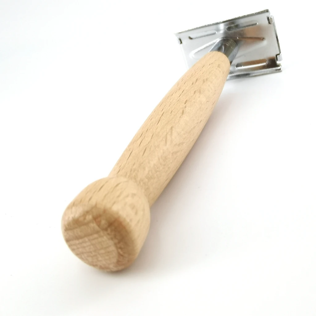 Wooden handle safety razor is used for men\'s beard shaving, natural, economical and environmentally friendly