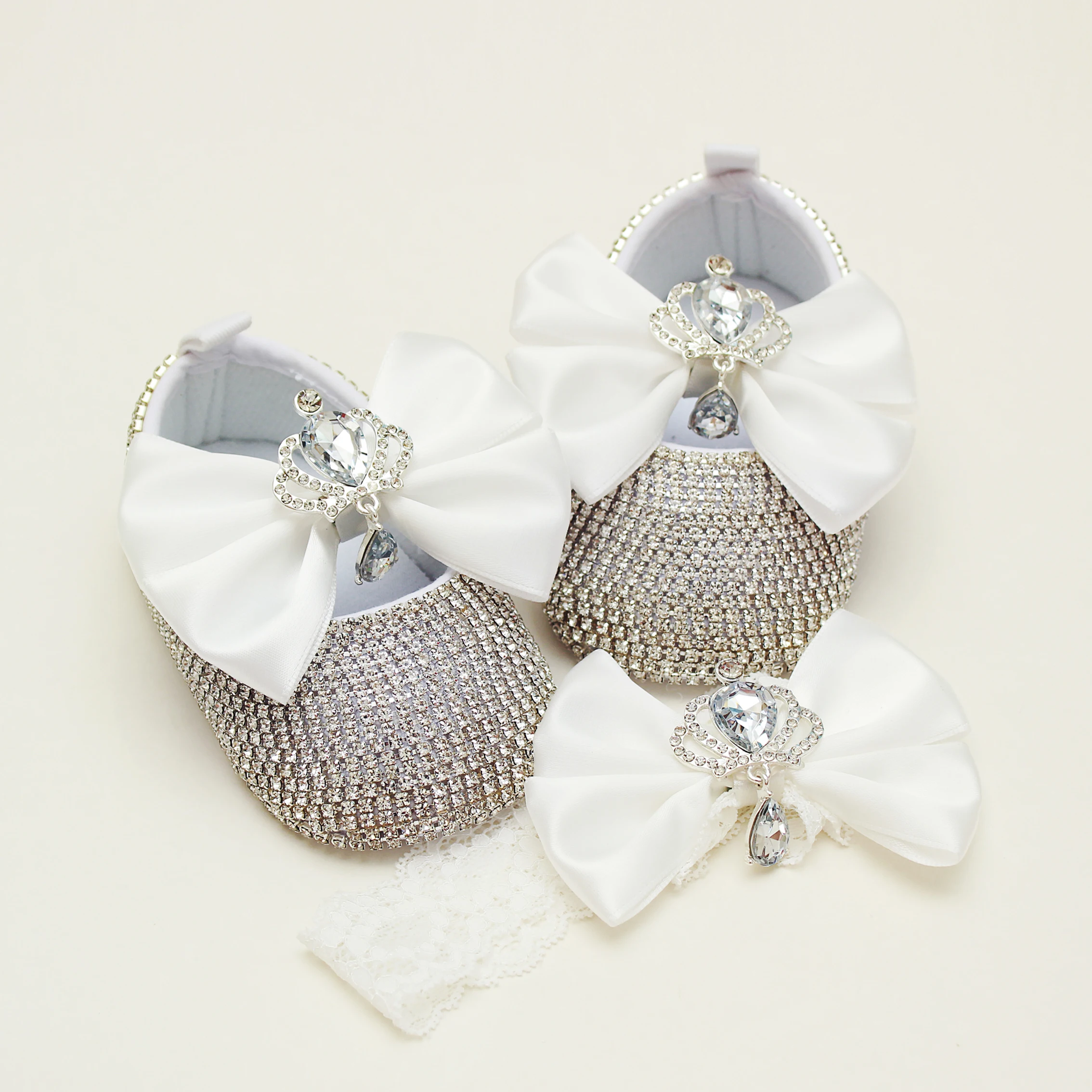 QYFLYXUE Handmade Pearl Diamond Baby Newborn princess shoes 、daytime prom Shoe , sparkly Tiara party shoes, baby party gifts