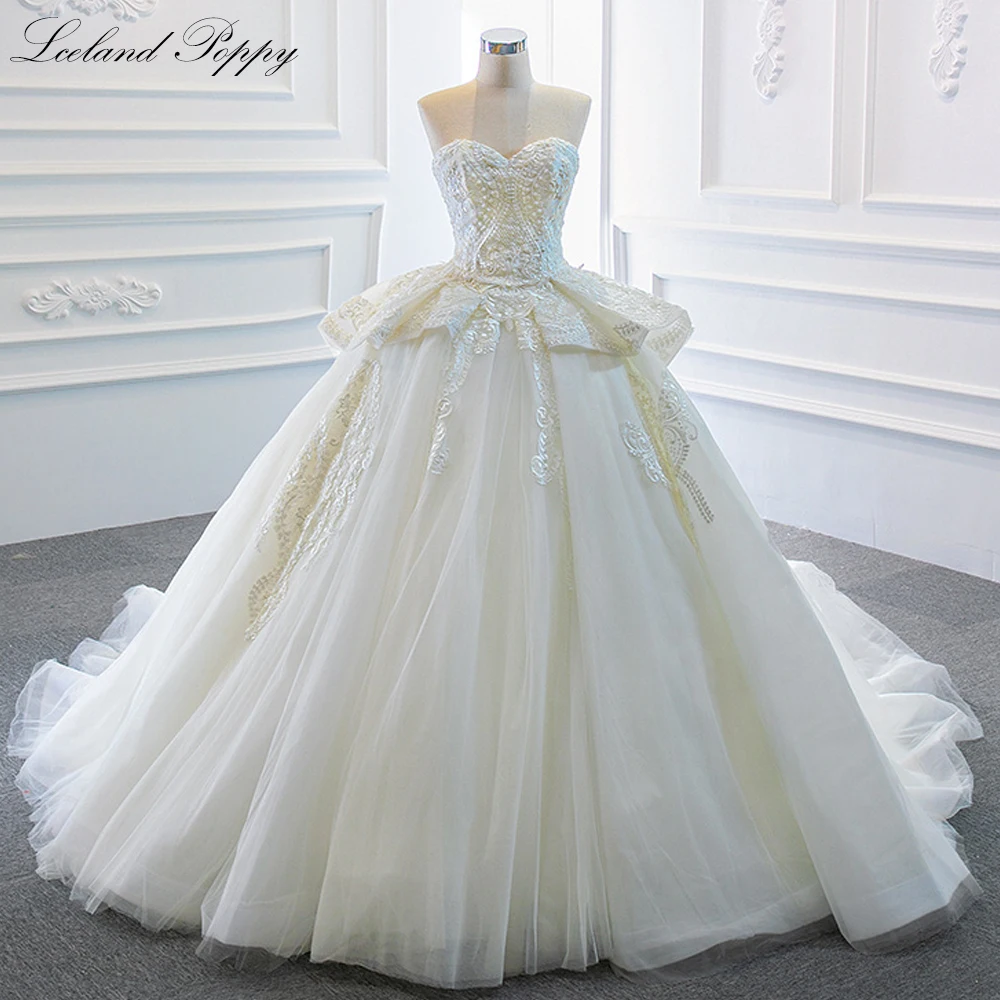 

Lceland Poppy Strapless Ball Gown Lace Wedding Dresses Sleeveless Beaded Floor Length Vestido de Novia Tiered Bridal Gowns