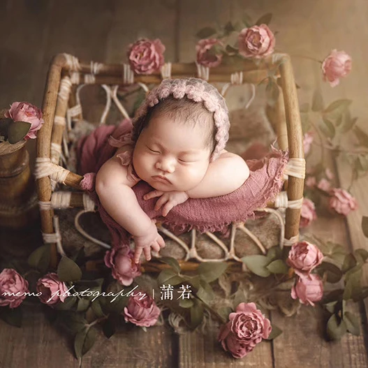 Baby Props Vintage Woven Rattan Basket Newborn Photography Props Basket Baby Posing Sofa Bed Accessoire 100 Days Shooting Props