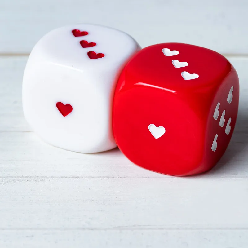 2Pcs/Lot 25mm D6 Dice With Heart dot for Funny Party Club Pub Board Game Accessory 2 Colors